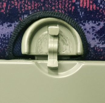 高鐵動車二等座上面的小桌子介紹？